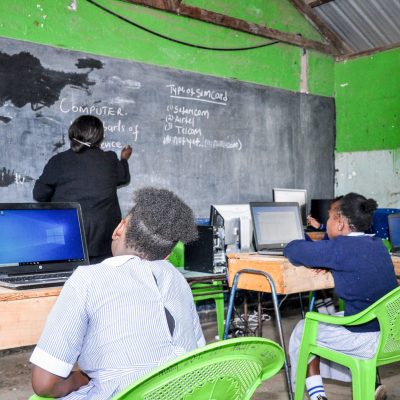 LAB - Martin Luther Primary School. 7 (1)